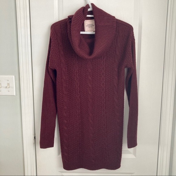 URBAN HERITAGE Maroon Cable Knit Turtleneck Sweater Dress - Picture 4 of 4